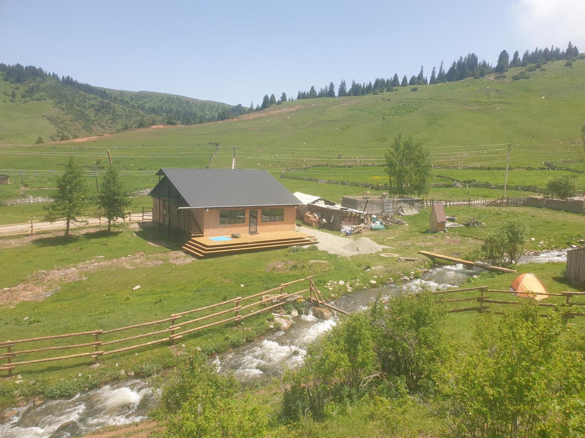 Mine Hostel Dzhergalan Jyrgalan Экстерьер фото