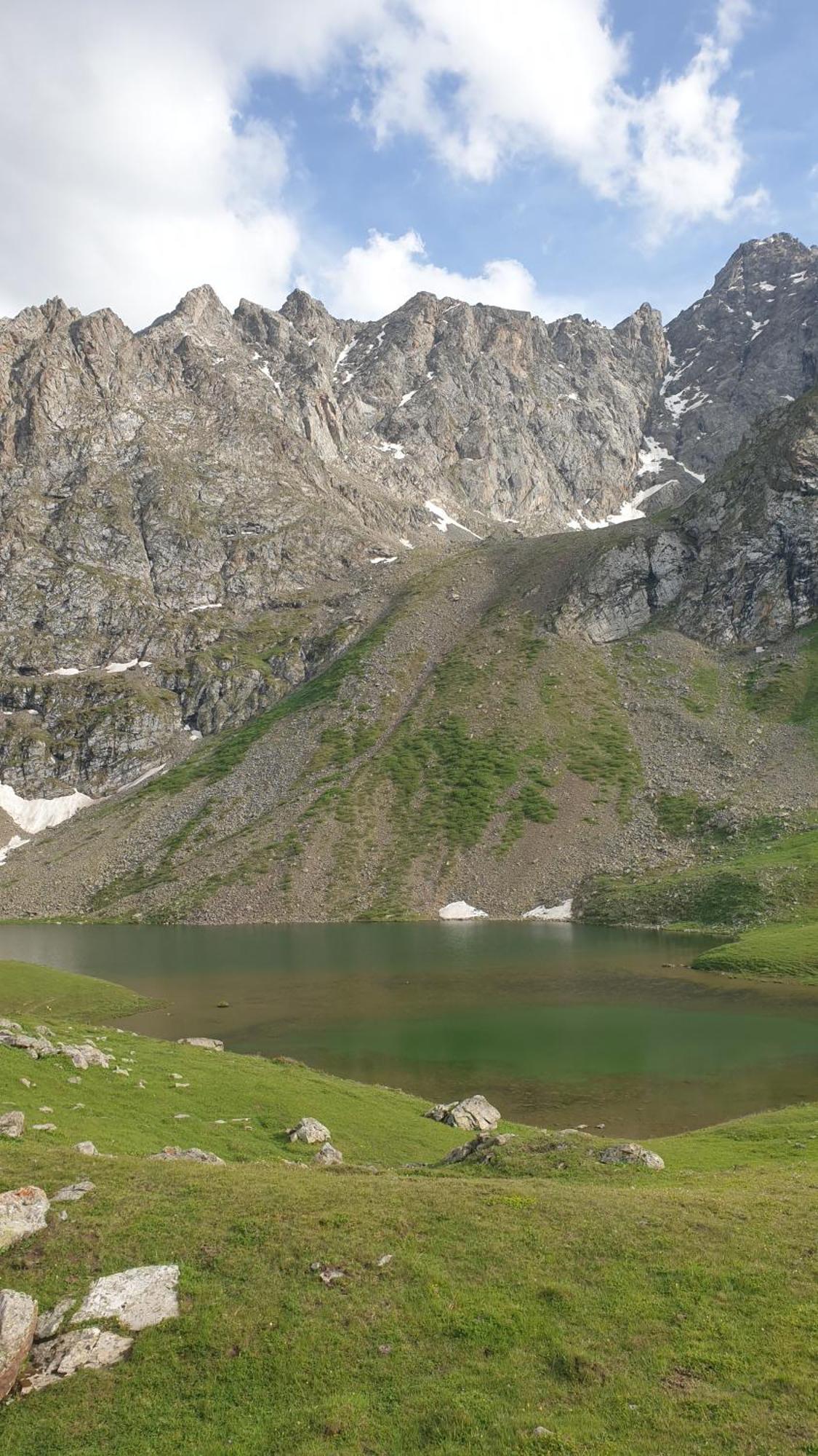 Mine Hostel Dzhergalan Jyrgalan Экстерьер фото