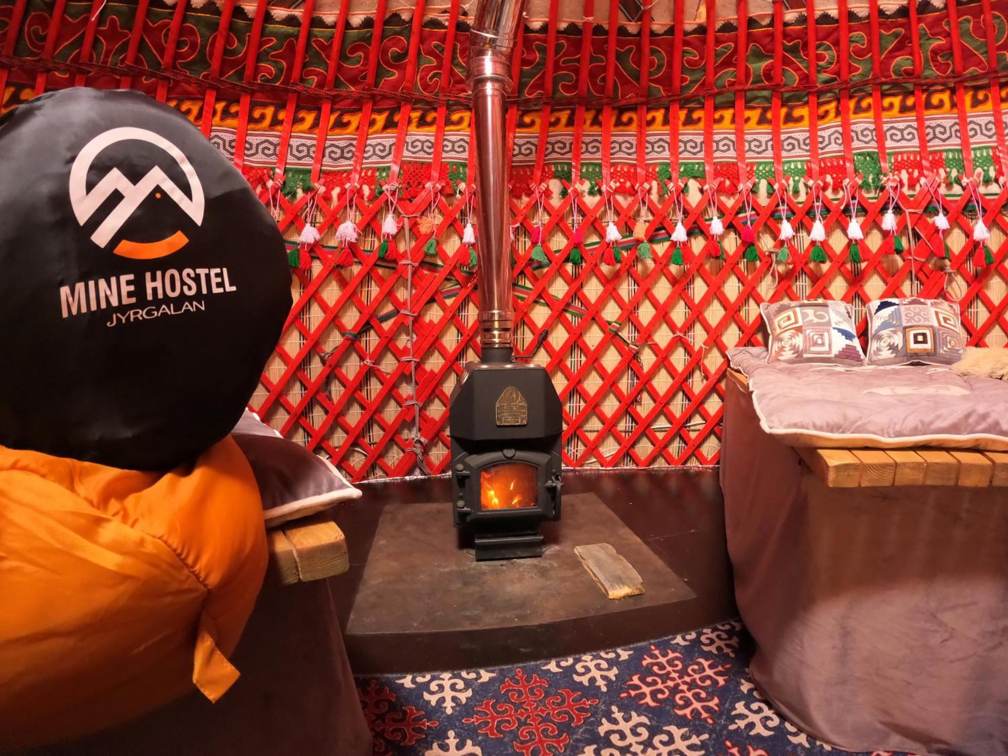 Mine Hostel Dzhergalan Jyrgalan Экстерьер фото