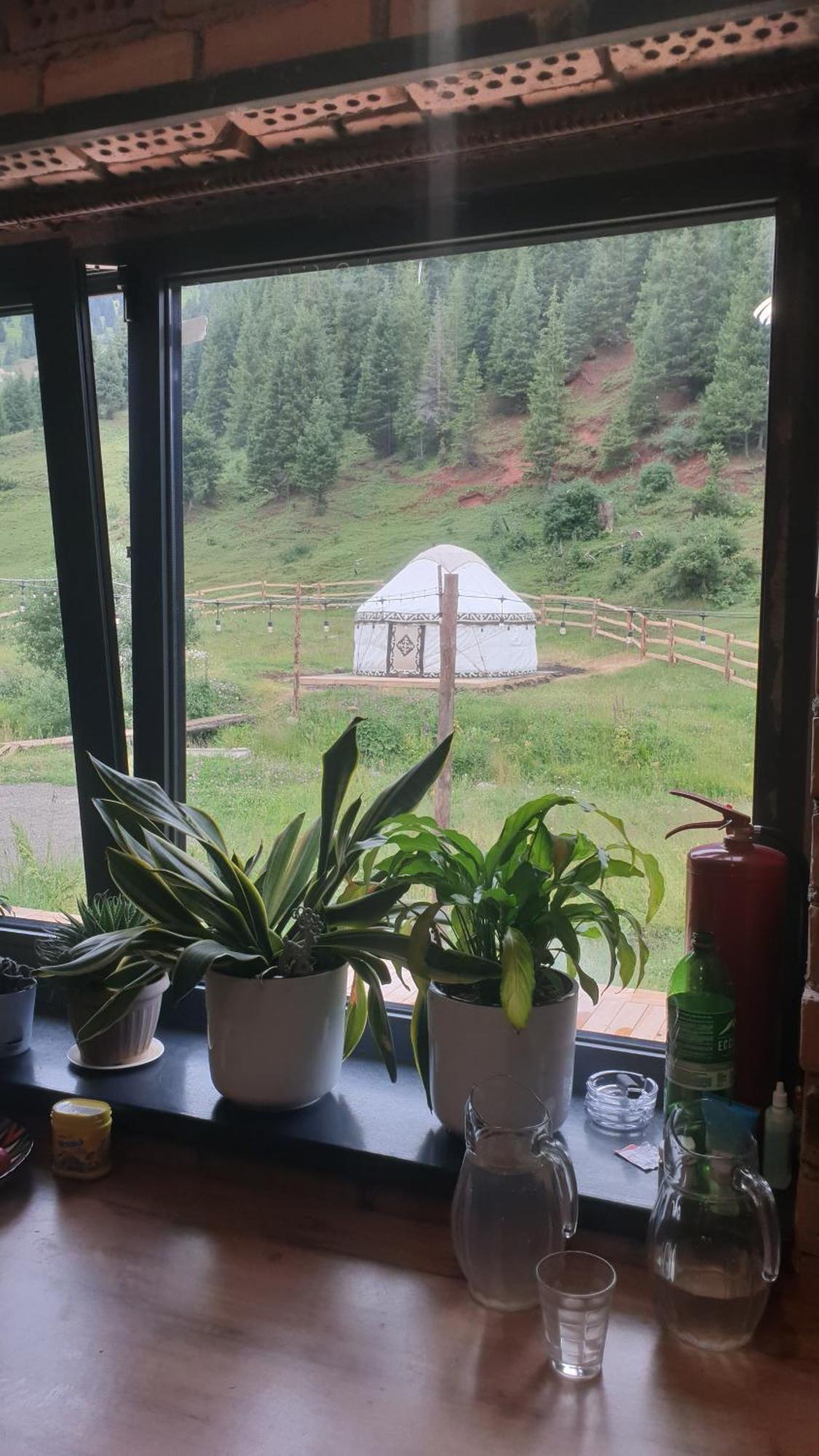 Mine Hostel Dzhergalan Jyrgalan Экстерьер фото
