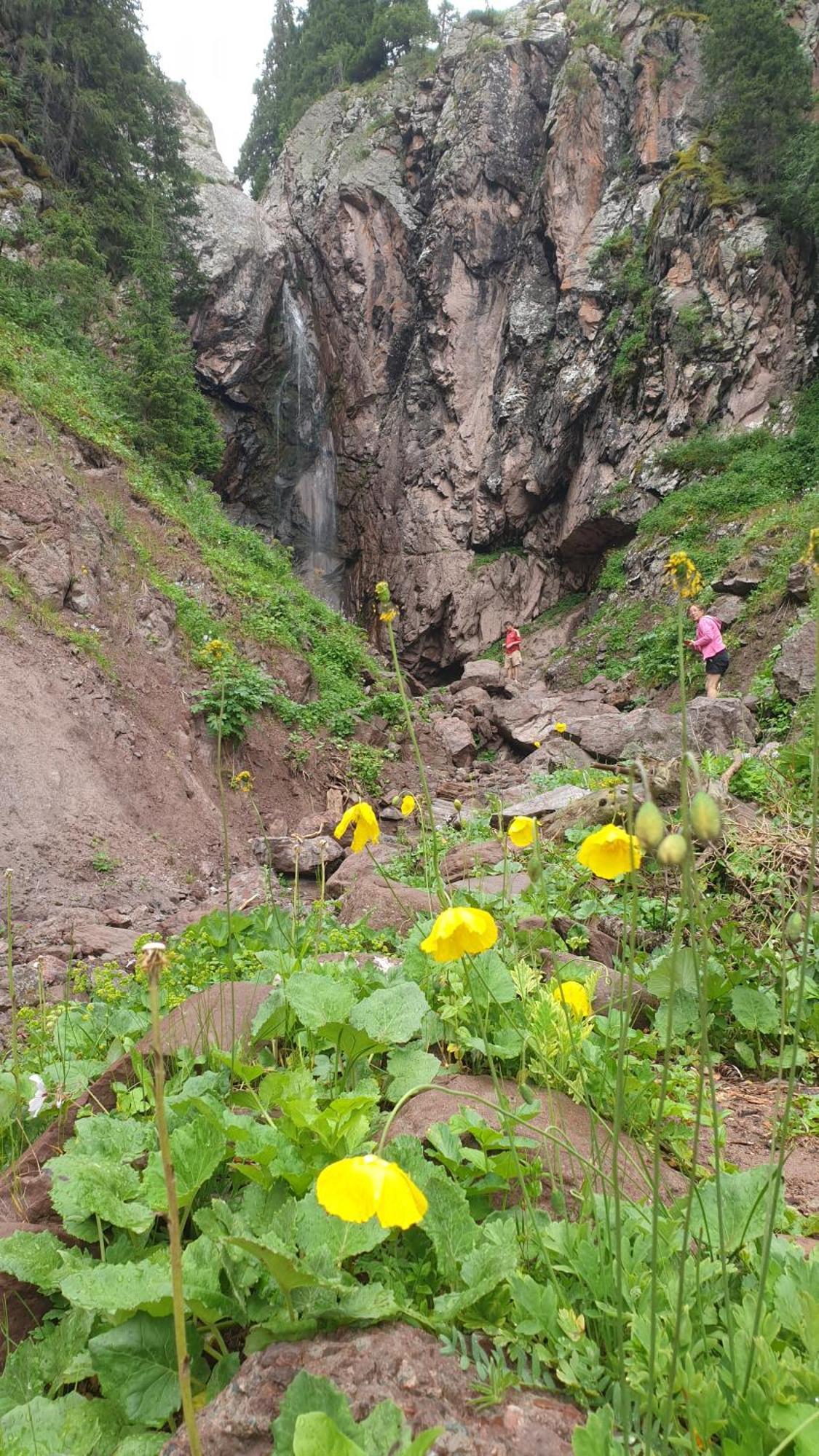 Mine Hostel Dzhergalan Jyrgalan Экстерьер фото
