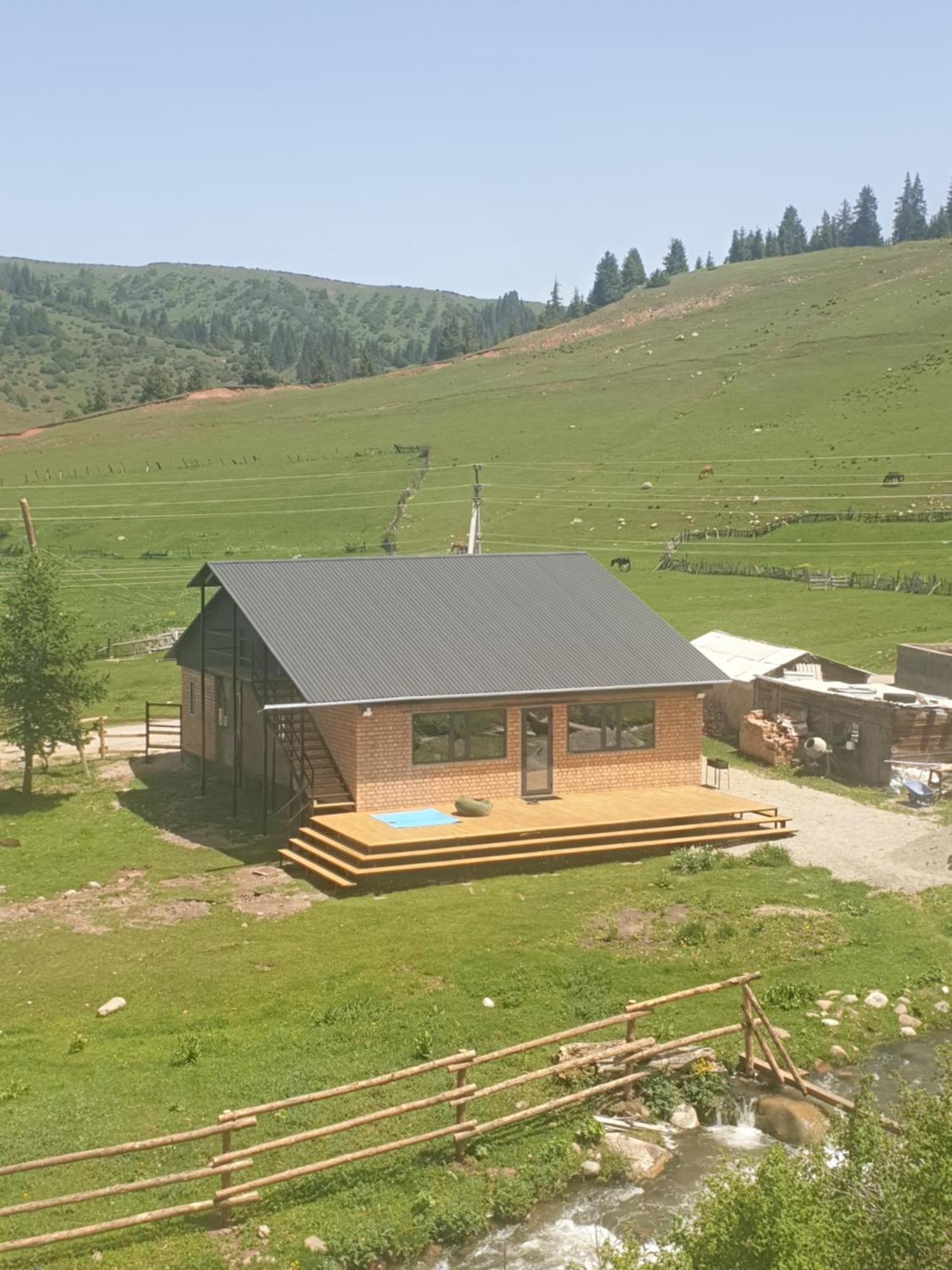 Mine Hostel Dzhergalan Jyrgalan Экстерьер фото