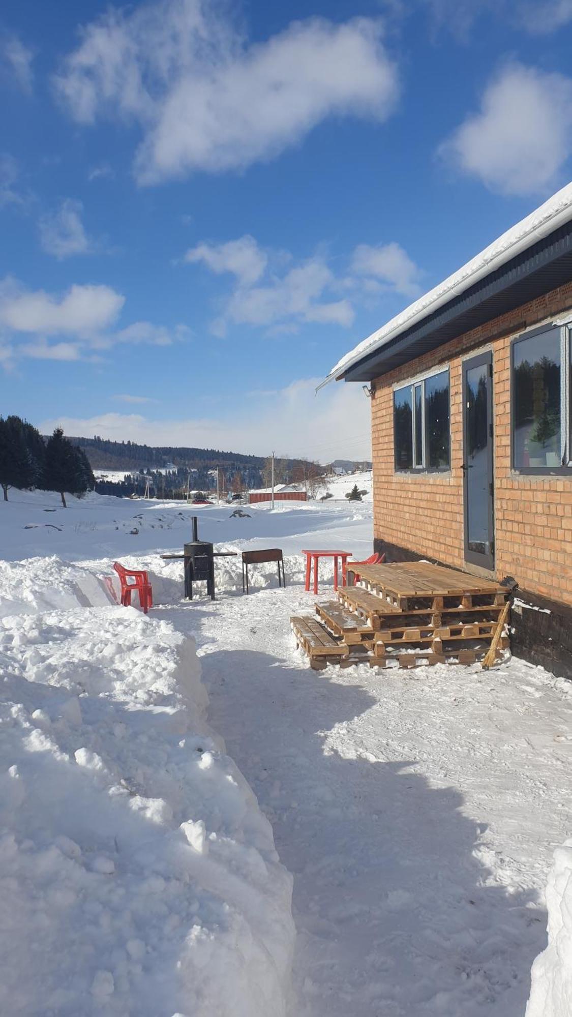 Mine Hostel Dzhergalan Jyrgalan Экстерьер фото